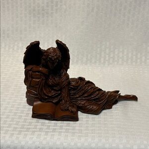 Vintage Red Mill Figurine The Angel Rae Angel 143 of 2500.